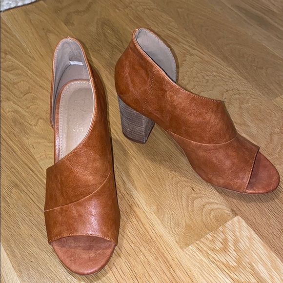 Catherine Malandrino open toe heels - Picture 2 of 3